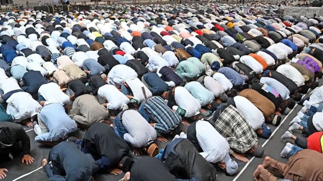 «Дети-христиане хотят принять ислам, чтобы не быть аутсайдерами в школе». В немецких школах растет кол-во учеников-мусульман