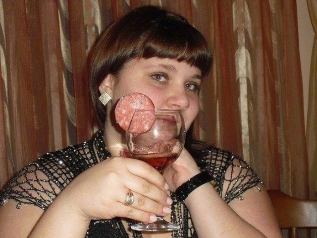 В женском студенческом общежитии скучать некогда