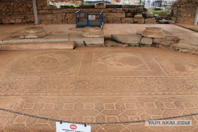 Археологами найдена древняя, 2000-летняя мозаика