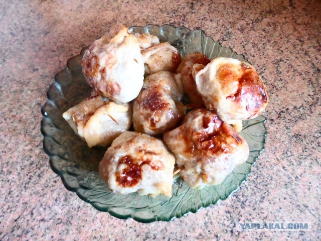 Котлетки мясные в куриной коже