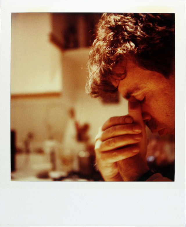 История мужчины, который снимал каждый день на Polaroid 18 лет, пока рак не украл его жизнь