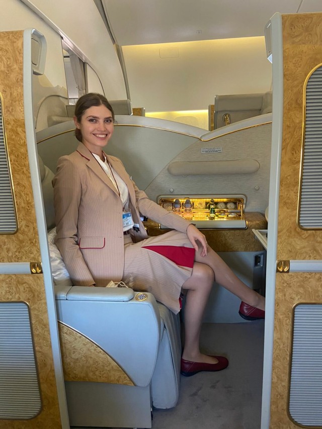 Пассажиры первого класса и бортпроводники не могут подниматься по одной и той же лестнице в двухэтажном А380