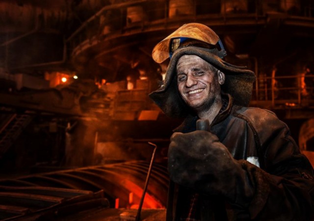 Росстат обнаружил в России рекордный за 13 лет рост зарплат