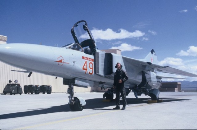 В США упал истребитель F-5N Tiger II, изображавший самолёт вероятного противника с красными звёздами