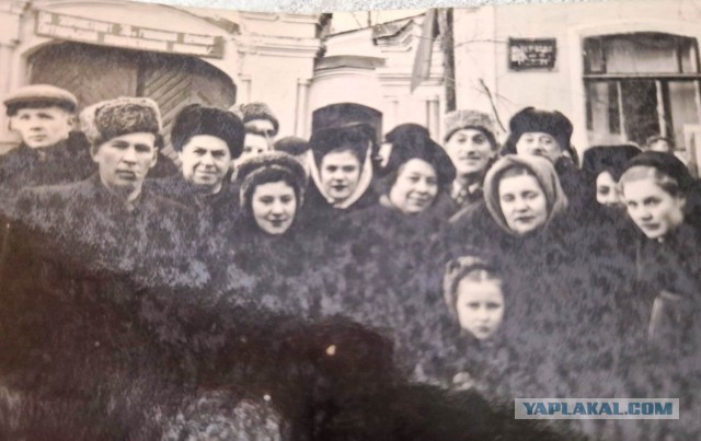 С очередной годовщиной Великого Октября, товарищи!