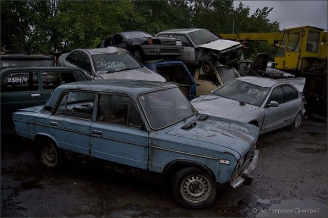 Автомобильная свалка в Москве