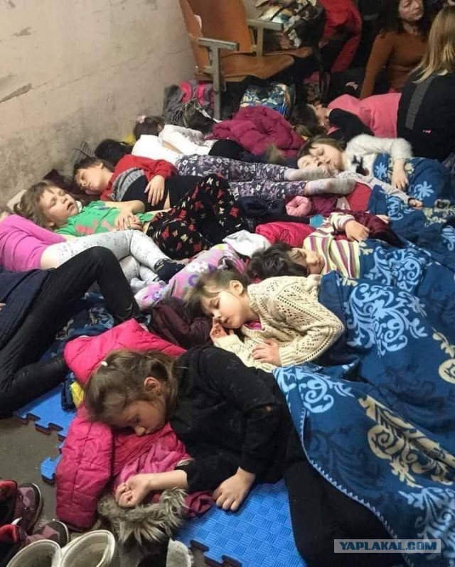Первая семья, вышедшая из Азовстали...