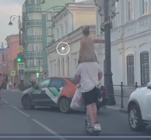 Приобрёл электроскутер и караоке-мотошлем!