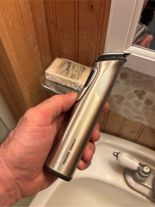 Китайцы, ну что вы там такое курите? За 240 рублей на год хватает!