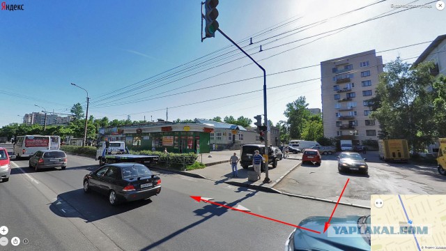 Как должен поступить водитель синего авто?