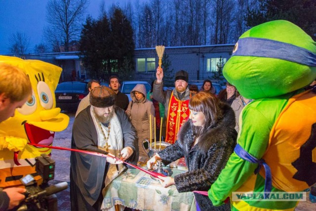 Открытие алкомаркета с блэкджеком и шлюхами