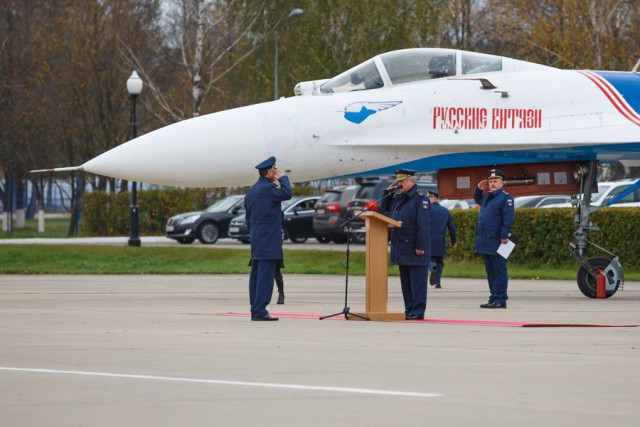 "Русские витязи" получили Су-30СМ