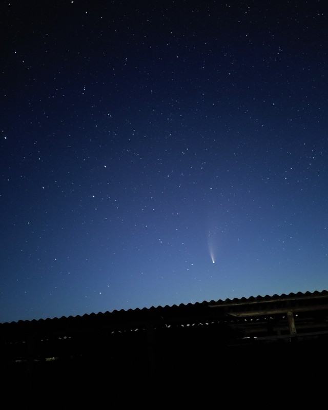 Комета NEOWISE с борта МКС