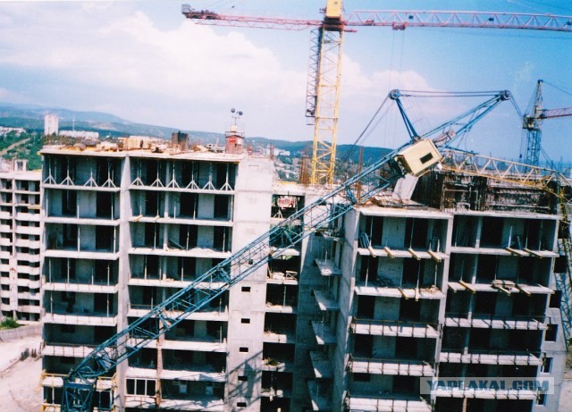 Упал кран. Киров.