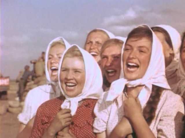 Трагическая история Фроси Бурлаковой: чем пришлось заплатить за славу и всенародную любовь знаменитой актрисе