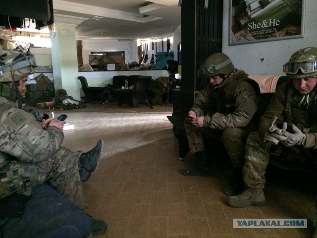 Зачистка аэропорта от войск украинских ВС