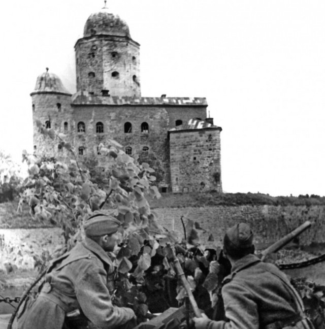 10 ударов 1944 года. 7 часть.