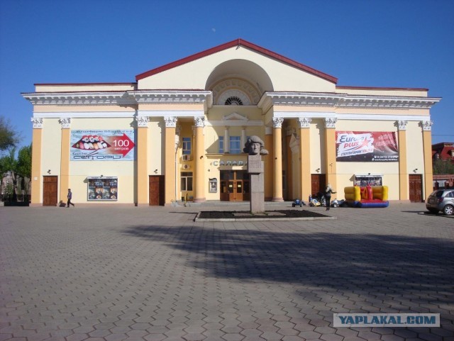 Почему закрылись кинотеатры?