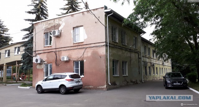 В Пензенской области подростку со сломанной ногой пришлось ползти по ступенькам на четвертый этаж, чтобы сделать рентген