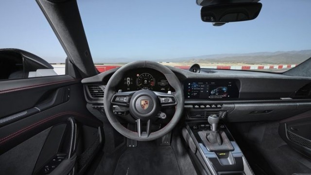 Обновлённый Porsche 911 GTR3 получил доработанное шасси и огромный пакет опций для индивидуализации