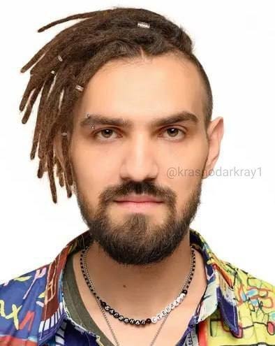 Стендаперу из Ейска Артемию Останину грозит до 6 лет за шутки о героях СВО