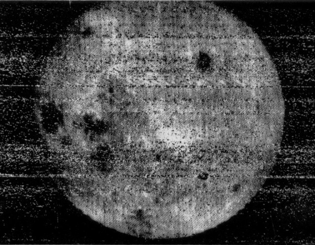 NASA показало свежий снимок тёмной стороны Луны
