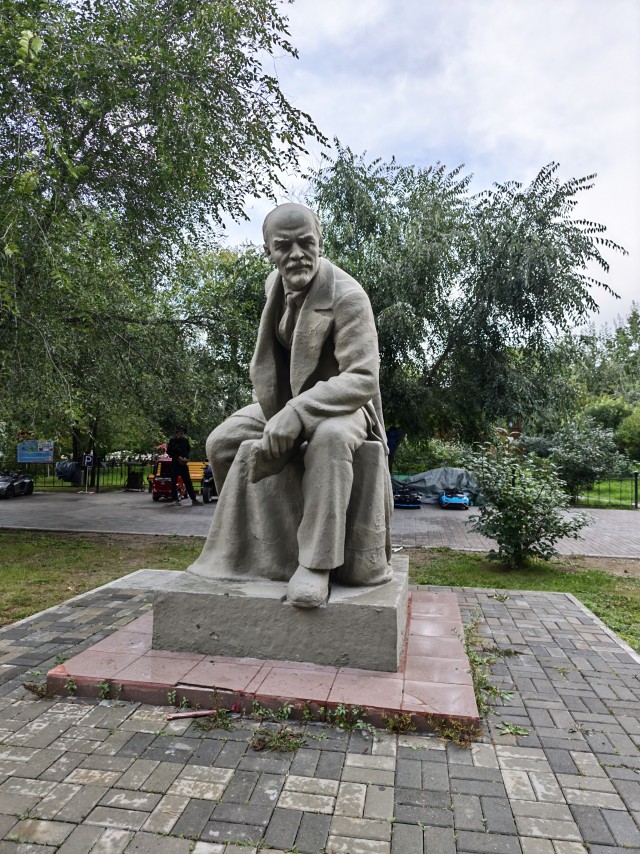 Ленин разный