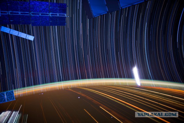 Фото из космоса с длинной выдержкой.