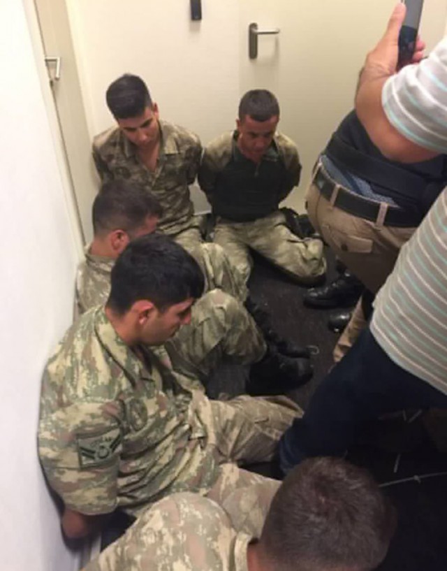 В Анкаре стрельба и попытка военного переворота