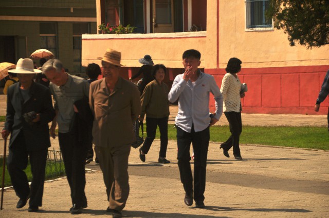Кадры повседневной жизни в Пхеньяне