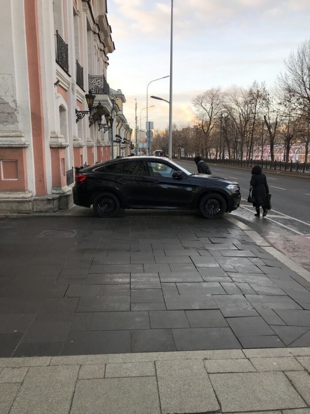 Страна должна знать своих героев