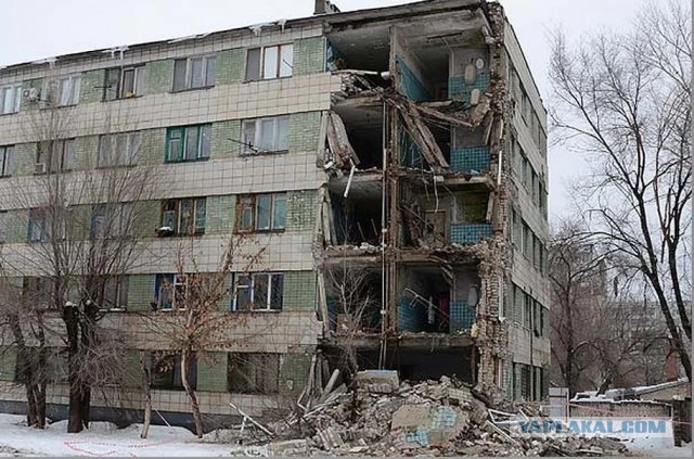 Жилье контрабасам - "достойное жилище" для военных на первом канале