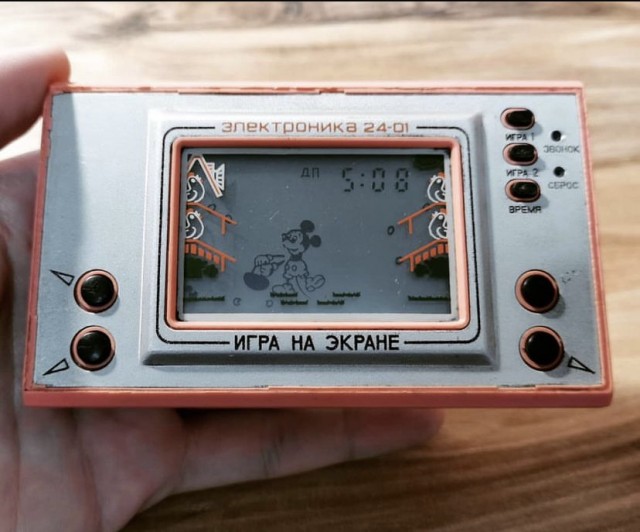 История электронной игры «Ну, погоди!»