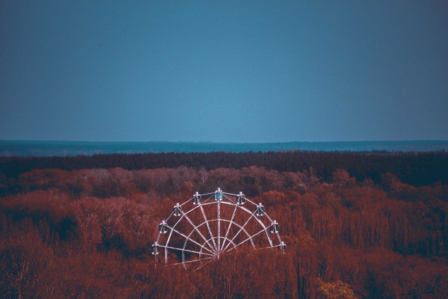 Солнце, небо и лунища