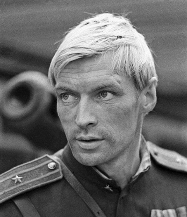 А какой у вас самый позитивный актер?