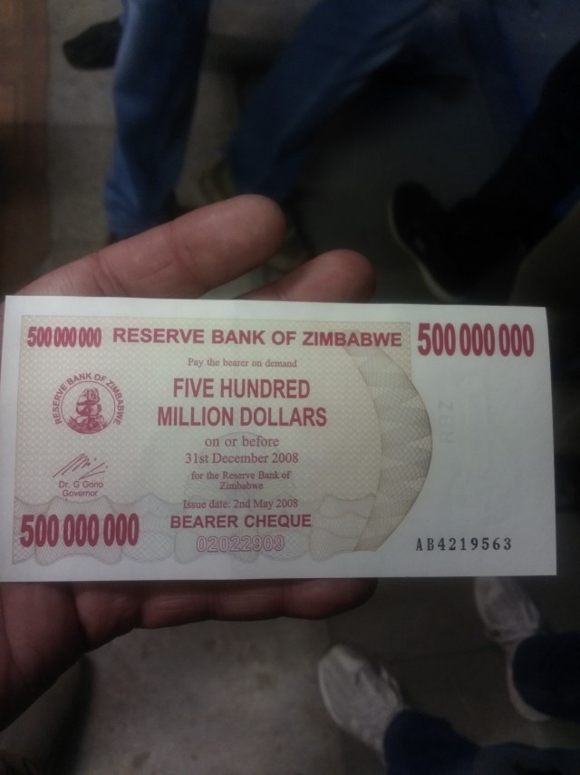 Иран выпустил рекордную купюру в 10 млн риалов на фоне войны, — Financial Times.