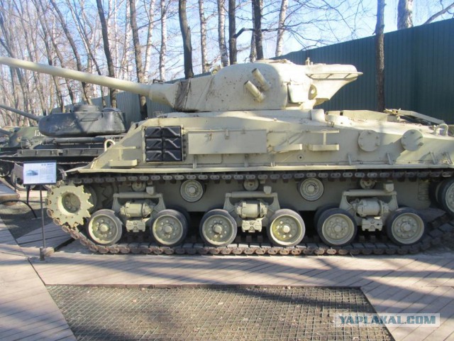 Танки, пушки на Ильинке