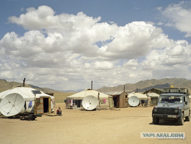 Немец проехал на Gelandewagen весь мир.