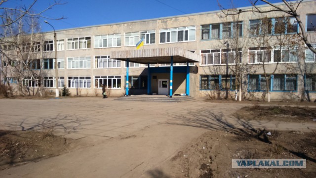 Мариуполь, МКР "Восточный", месяц спустя