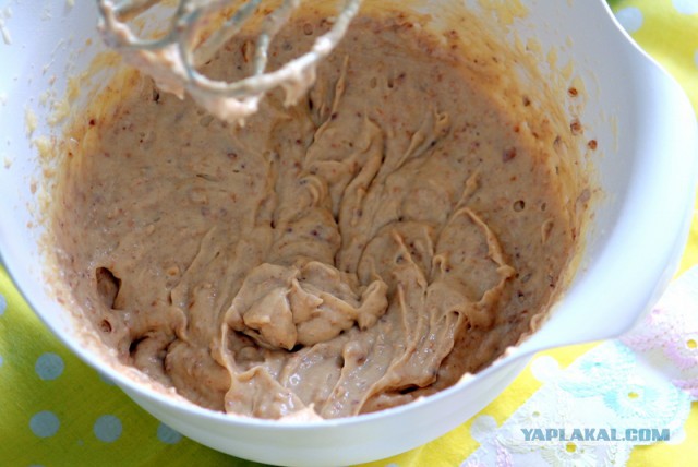 Пирог с кедровыми орешками и яблоками на меду