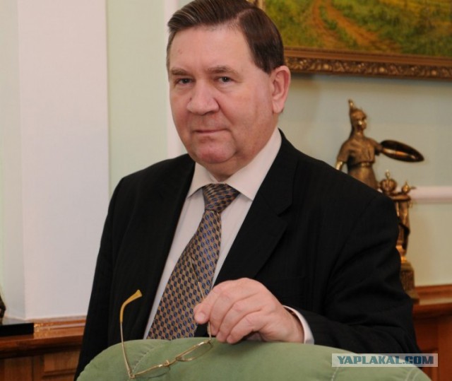 Атака клонов: "типовых" губернаторов где-то выращивают?