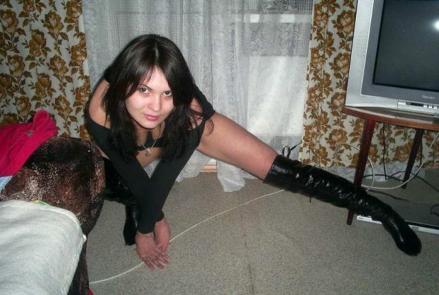 Дуры, хватит выёживаться перед фотиком