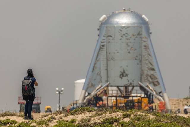 Космический корабль SpaceX загорелся во время запуска