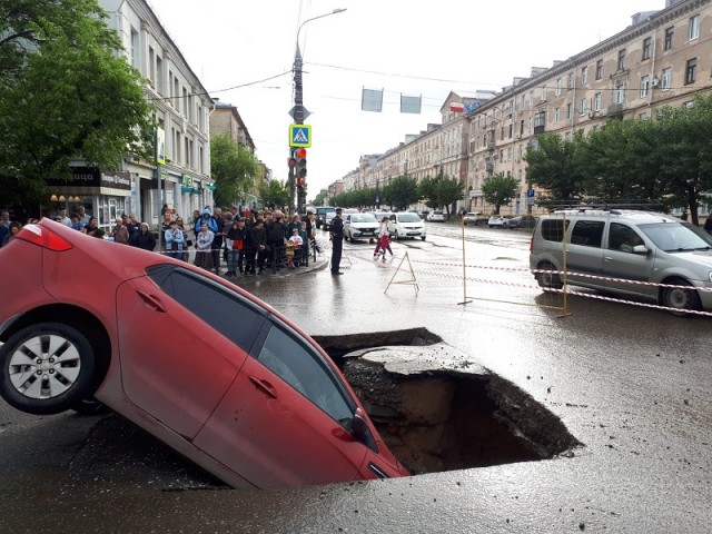 Совсем плохо с нормальными в этом фильме...