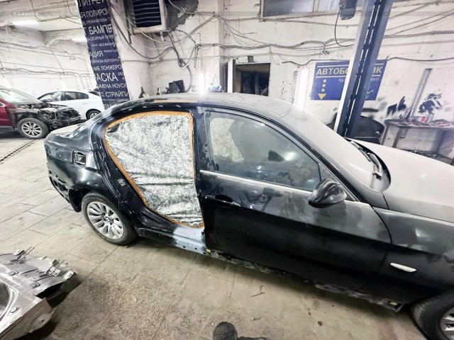 С дуба упала веточка