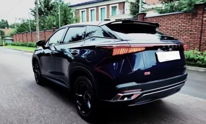 Друг купил 10-летний Lexus, а я - новую Omoda. Уже через год поняли, кто сглупил с выбором