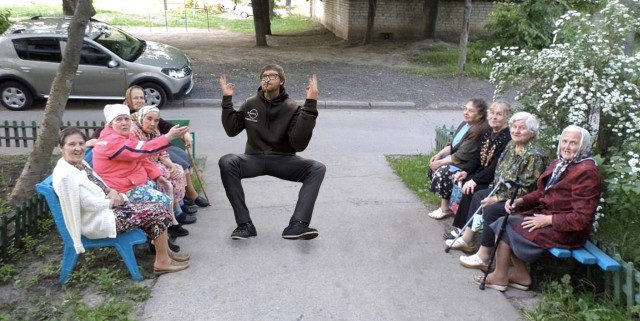 Фотожаба: Заклинатель ложек