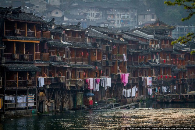 Пора завязывать с туристическими городами…