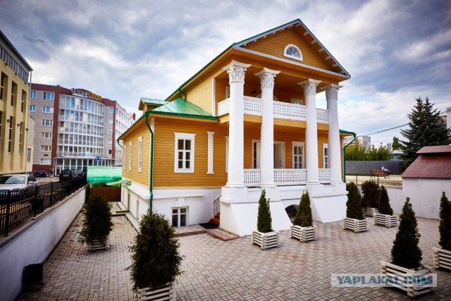 Холивар про "культурный слой" и "закопанные дома".