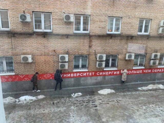Кому не нравился гололёд в Москве, вот вам лужи